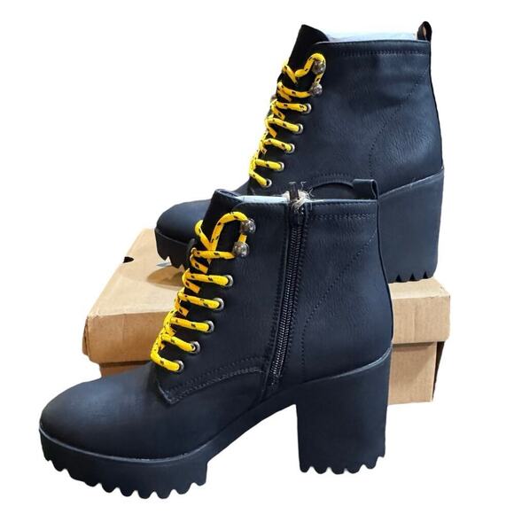NWB - Seven7 Flatiron Platform Combat Boots Black w/ Yellow Laces, Women's 9 - Picture 9 of 11